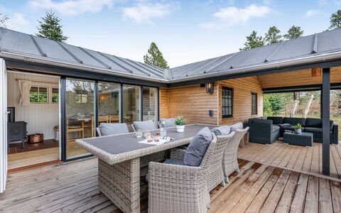 Anu - 2Km to the Fjord: Meubilair, Hout, Interieur Ontwerp, Flooring, Verdieping, Stoel, Kamer, Plafond, Woonkamer, Appartement