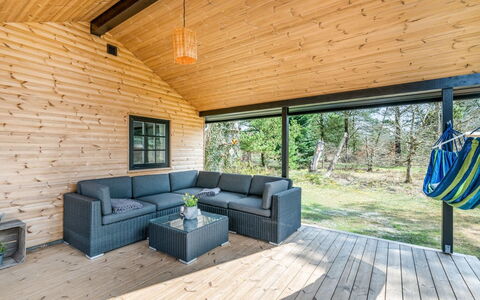 Anu - 2Km to the Fjord: Meubilair, Hout, Interieur Ontwerp, Flooring, Verdieping, Stoel, Kamer, Plafond, Woonkamer, Appartement