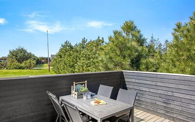 Anemette - 400M from the Sea