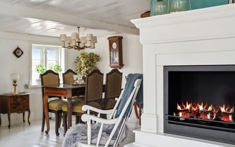 Jule - 1.5Km from the Sea: Haard, Interieur Ontwerp, Meubilair, Flooring, Houten Vloer, Woonkamer, Verdieping, Hardwood, Fireplace, Natuurlijk Materiaal