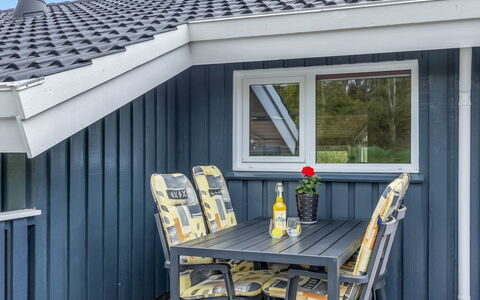 Aswaldi - 1.5Km from the Sea: Hout, Siding, Plank, Hardwood, Verblijf, Beits, Verf, Schaduw, Buitenmeubels