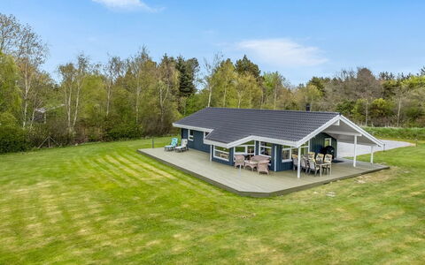 Aswaldi - 1.5Km from the Sea: Dak, Huis, Verblijf, Landgoed, Gazon, Boerderij, Schaduw, Werf, Landscaping, Garden Gebouwen