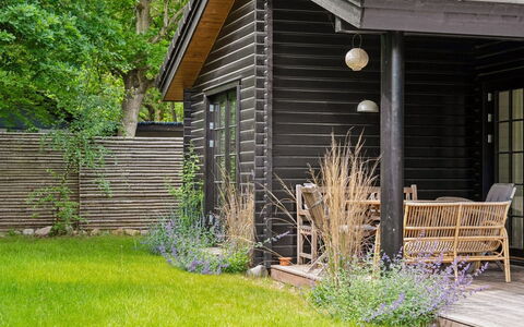 Hoat - 250M from the Sea: Hout, Struik, Siding, Verblijf, Huis, Tuin, Groundcover, Huis, Garden Gebouwen