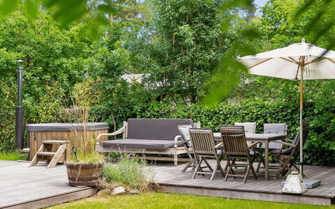 Hoat - 250M from the Sea: Meubilair, Buitenmeubels, Hout, Tuin, Stoel, Struik, Tafel, Buitentafel, Hardwood