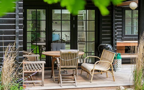 Hoat - 250M from the Sea: Meubilair, Buitenmeubels, Stoel, Hout, Tafel, Buitentafel, Tuin, Schaduw, Hardwood, Backyard