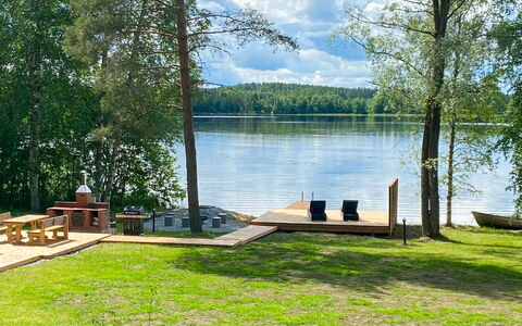 Aurinko Vanaja: Meer, Schaduw, Tuin, Buitenmeubels, Hardwood, Reservoir, Dok, Dek, Gazon, Park