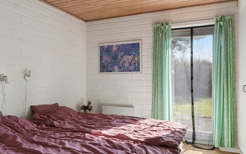 Paale - 395M from the Sea: Meubilair, Hout, Interieur Ontwerp, Flooring, Verdieping, Stoel, Kamer, Plafond, Woonkamer, Appartement