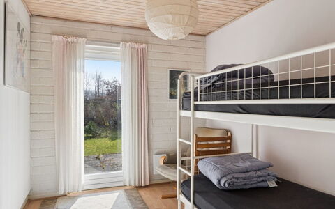 Paale - 395M from the Sea: Meubilair, Hout, Interieur Ontwerp, Flooring, Verdieping, Stoel, Kamer, Plafond, Woonkamer, Appartement