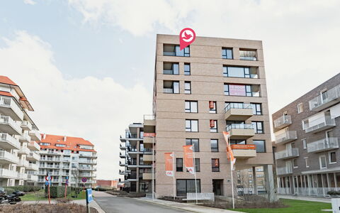 Parkville with Parking & Terrace: Gebouw, Woongebied, Appartement, Buurt, Condominium, Openbare Ruimte, Stedelijk Ontwerp, Menselijke Nederzetting, Gemengd Gebruik