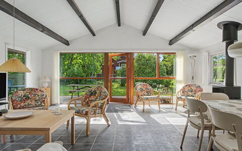 Pascal - 175M from the Sea: Meubilair, Interieur Ontwerp, Flooring, Hout, Plafond, Verdieping, Stoel, Tafel, Bankstel, Woonkamer