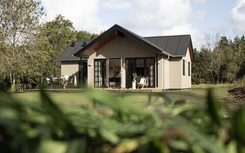 Emin - 2.8Km from the Sea: Meubilair, Hout, Interieur Ontwerp, Flooring, Verdieping, Stoel, Kamer, Plafond, Woonkamer, Appartement