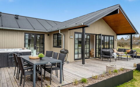 Emin - 2.8Km from the Sea: Meubilair, Hout, Interieur Ontwerp, Flooring, Verdieping, Stoel, Kamer, Plafond, Woonkamer, Appartement