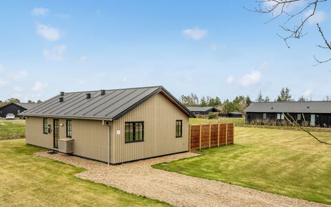 Emin - 2.8Km from the Sea: Meubilair, Hout, Interieur Ontwerp, Flooring, Verdieping, Stoel, Kamer, Plafond, Woonkamer, Appartement