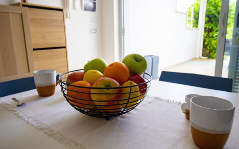 Villa i Gabbiani Otranto: Tableware, Fruit, Voedsel, Serveware, Produceren, Dishware, Meubilair, Natuurlijke Voedingsmiddelen, Ingrediënt