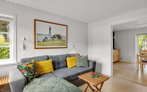 Seved - 440M from the Sea: Appartement, Schaduw, Balkon, Stoel, Hek, Buitenmeubels, Aluminium, Kunstgras