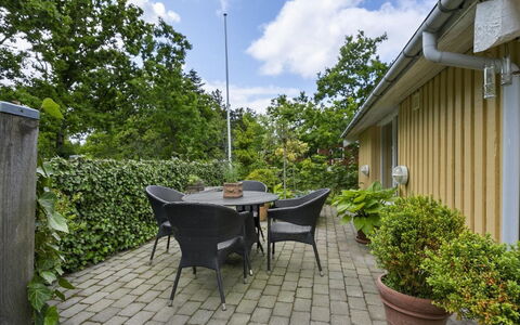 Holmsten - 250M to the Fjord: Meubilair, Hout, Interieur Ontwerp, Flooring, Verdieping, Stoel, Kamer, Plafond, Woonkamer, Appartement