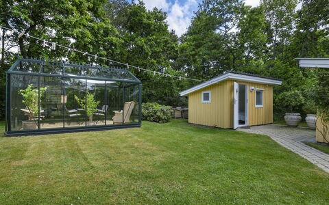 Holmsten - 250M to the Fjord: Meubilair, Hout, Interieur Ontwerp, Flooring, Verdieping, Stoel, Kamer, Plafond, Woonkamer, Appartement