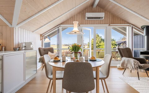 Caranus - 120M from the Sea: Zwembad, Boerderij, Landgoed, Villa, Toevlucht, Hacienda, Eco Hotel, Backyard