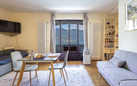 Leonard Lake: Interieur Ontwerp, Meubilair, Flooring, Kamer, Hout, Verdieping, Appartement, Huis, Bankstel, Verlichting