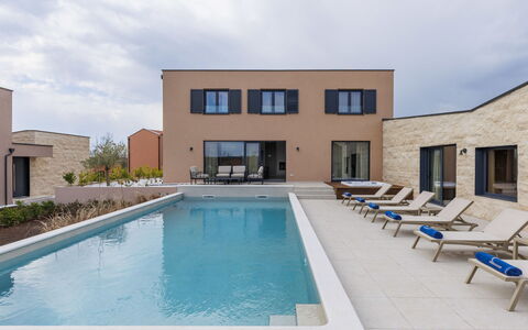 Sola: Toevlucht, Zwembad, Hotel, Badplaats, Badplaats, Hacienda, Thermae, Tropen, Villa