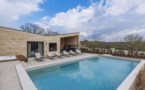 Sola: Toevlucht, Zwembad, Hotel, Badplaats, Badplaats, Hacienda, Thermae, Tropen, Villa