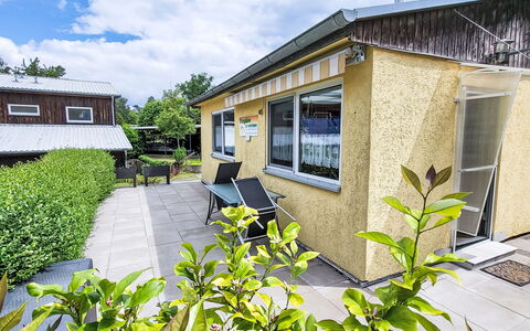 Bungalow am Grienericksee: Huis, Dak, Huis, Struik, Woongebied, Verblijf, Land Lot, Tuin, Werf, Siding
