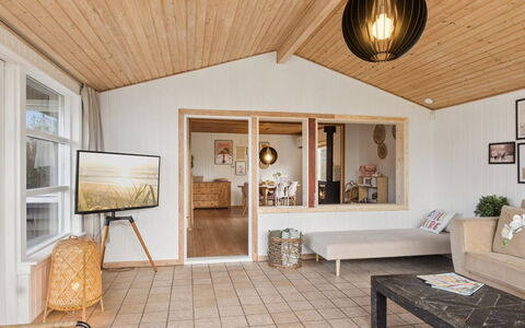 Ansberga - 3.2Km to the Fjord: Interieur Ontwerp, Hout, Meubilair, Plafond, Flooring, Verdieping, Woonkamer, Huis, Bankstel, Verlichting