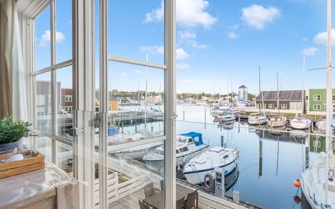 Björk - 10M from the Sea: Boot, Jachthaven, Watercraft, Dok, Haven, Haven, Naval Architecture, Mast, Boten En Varen - Materialen En Benodigdheden, Reflectie