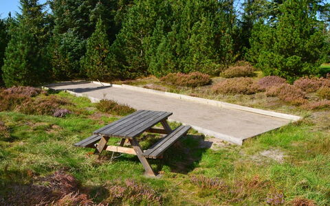 Udder - 1.3Km from the Sea: 