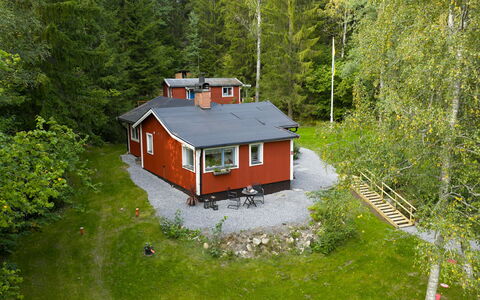 Paradislyckan: Facade, Dak, Zonne Energie, Schaduw, Zonne-Energie, Schuur, Siding