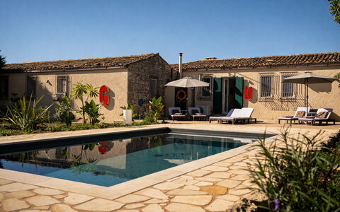 Villa Il Carato, Private Pool, Modica: Buitenmeubels, Woongebied, Zwembad, Huis, Landgoed, Hacienda, Toevlucht, Stoel, Villa, Ligstoel