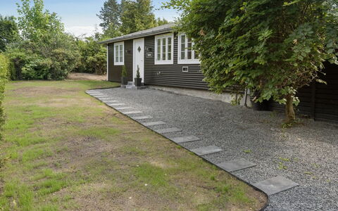 Har - 685M from the Sea: Huis, Struik, Huis, Woongebied, Verblijf, Dak, Groundcover, Tuin, Siding, Gang