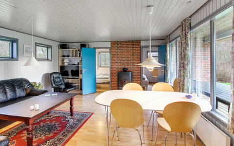 Kate - 700M to the Fjord: Interieur Ontwerp, Hout, Plafond, Flooring, Verdieping, Meubilair, Huis, Woonkamer, Bankstel, Lichte Inrichting