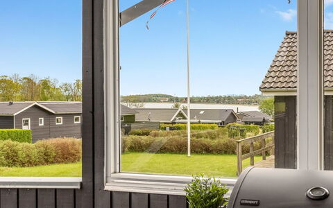Danail - 250M from the Sea: Dak, Huis, Huis, Verblijf, Deur, Siding, Dek, Veranda, Plank, Hardwood