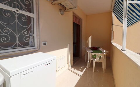 Alice: Flooring, Verdieping, Appartement, Beits, Balkon, Daylighting