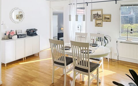 Tallkotten: Meubilair, Flooring, Interieur Ontwerp, Verdieping, Hout, Eetkamer, Tafel, Stoel, Keuken En Eettafel, Plafond