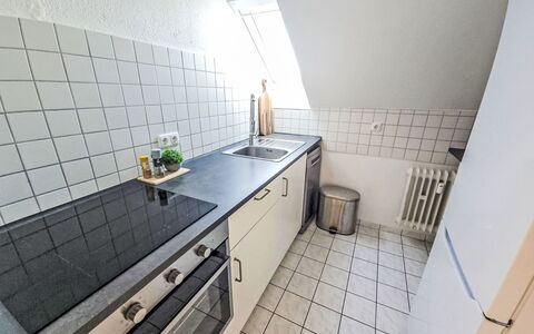 Reitstallweg: Tegel, Loodgieterswerkinrichting, Aluminium, Keuken, Gootsteen, Kraan