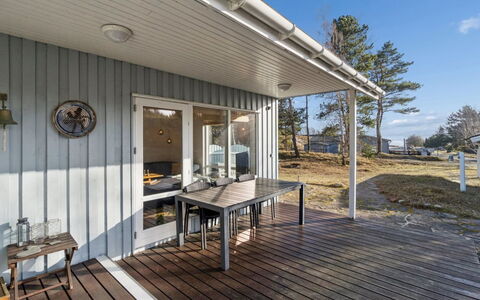 Adde - 150M from the Sea: Hout, Deur, Huis, Samengesteld Materiaal, Siding, Plank, Verblijf, Hardwood, Dek, Veranda