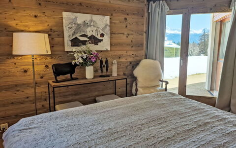 Manila 7: Meubilair, Interieur Ontwerp, Hout, Slaapkamer, Plafond, Flooring, Kamer, Bed, Verdieping, Linens