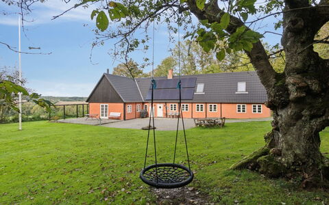 Sigbritt - 3.7Km from the Sea: Meubilair, Hout, Interieur Ontwerp, Flooring, Verdieping, Stoel, Kamer, Plafond, Woonkamer, Appartement