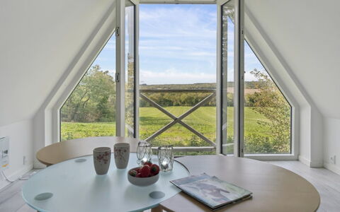 Sigbritt - 3.7Km from the Sea: Meubilair, Hout, Interieur Ontwerp, Flooring, Verdieping, Stoel, Kamer, Plafond, Woonkamer, Appartement