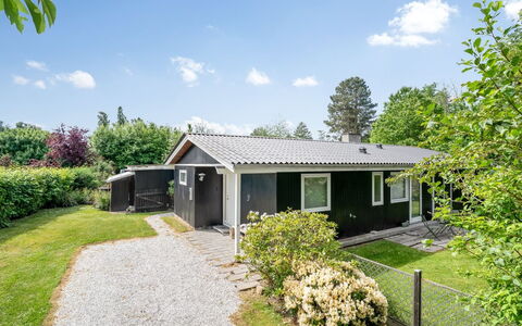 Arild - 700M from the Sea: Meubilair, Hout, Interieur Ontwerp, Flooring, Verdieping, Stoel, Kamer, Plafond, Woonkamer, Appartement