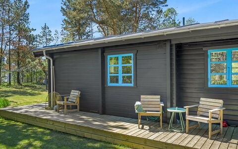 Aksinja - 500M from the Sea: Meubilair, Hout, Interieur Ontwerp, Flooring, Verdieping, Stoel, Kamer, Plafond, Woonkamer, Appartement