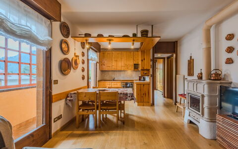 Ginepro: Interieur Ontwerp, Hout, Flooring, Plafond, Meubilair, Verdieping, Kamer, Cabinetry, Beits, Keuken