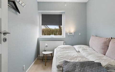 Grette - 600M from the Sea: Bed, Slaapkamer, Interieur Ontwerp, Laken, Bedding, Verdieping, Flooring, Plafond, Linens, Meubilair