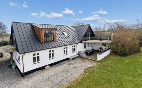 Strandulf - 1Km from the Sea: Meubilair, Hout, Interieur Ontwerp, Flooring, Verdieping, Stoel, Kamer, Plafond, Woonkamer, Appartement