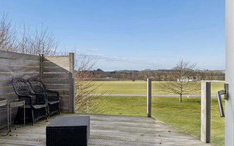 Strandulf - 1Km from the Sea: Meubilair, Hout, Interieur Ontwerp, Flooring, Verdieping, Stoel, Kamer, Plafond, Woonkamer, Appartement