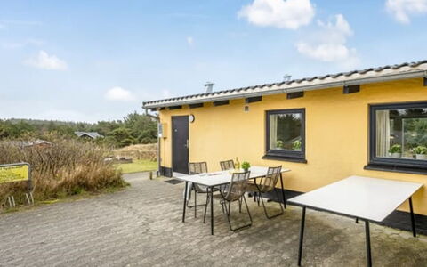 Gunhilda - 300M from the Sea: Huis, Dak, Huis, Verblijf, Schuur, Garden Gebouwen, Siding, Werf, Blokhut, Hut