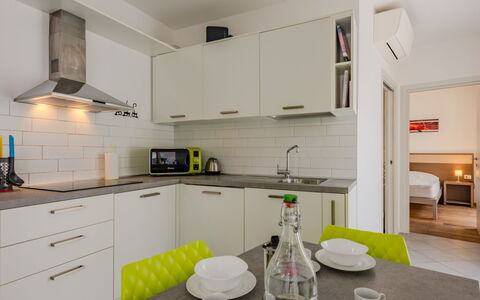 Antica Corte: Interieur Ontwerp, Countertop, Keuken, Flooring, Plafond, Major Appliance, Meubilair, Verdieping, Toestel Van De Keuken, Wastafel