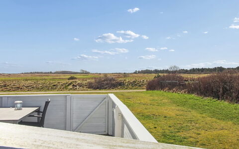 Amlethus - 2.3Km from the Sea
